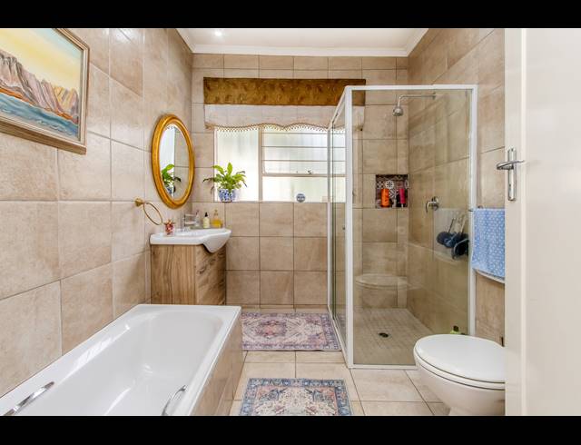 4 BEDROOM HOUSE FOR SALE IN BRYANSTON